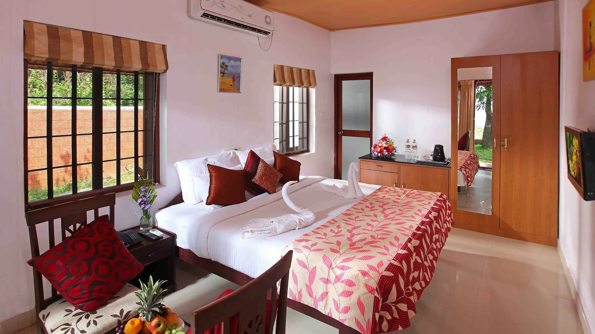 Saro Lake County Kumarakom India