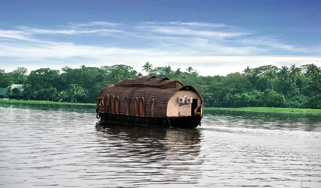 Saro Lake County Kumarakom Resort