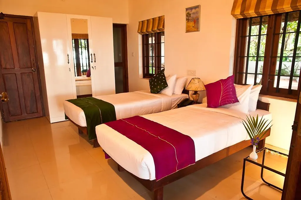 Saro Lake County Kumarakom India