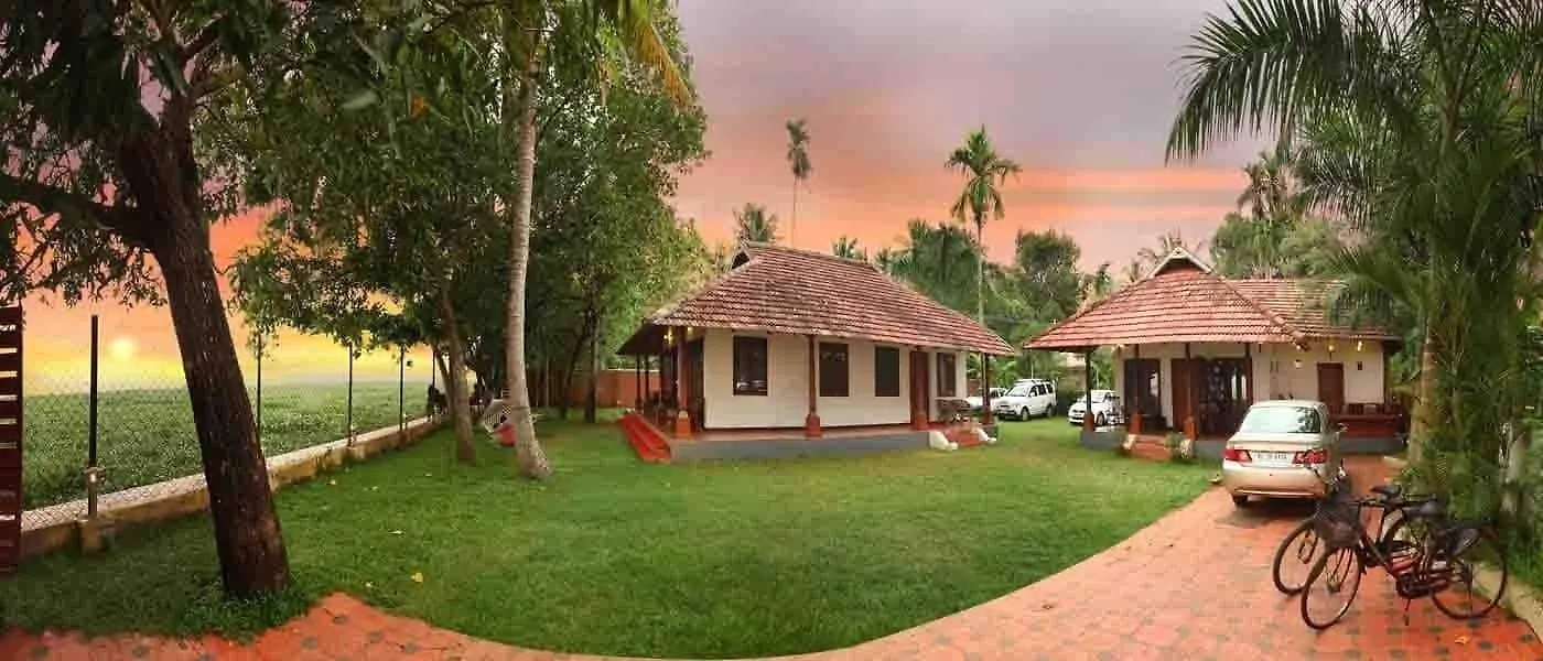Saro Lake County Kumarakom Resort